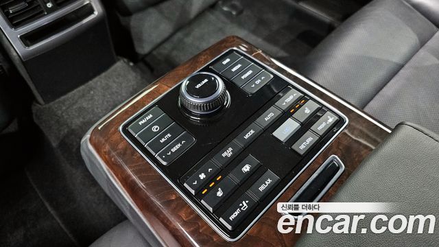 Hyundai Equus 2013 — photo 20