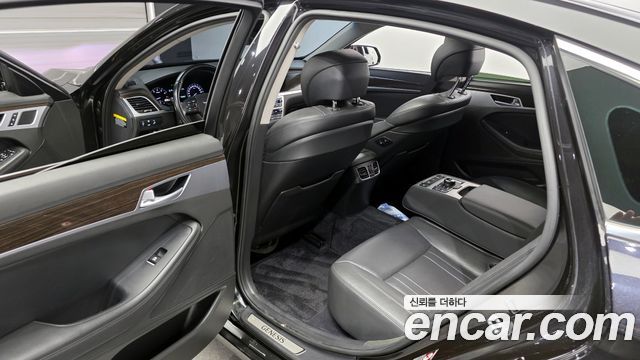 Genesis G80 2018 — photo 11