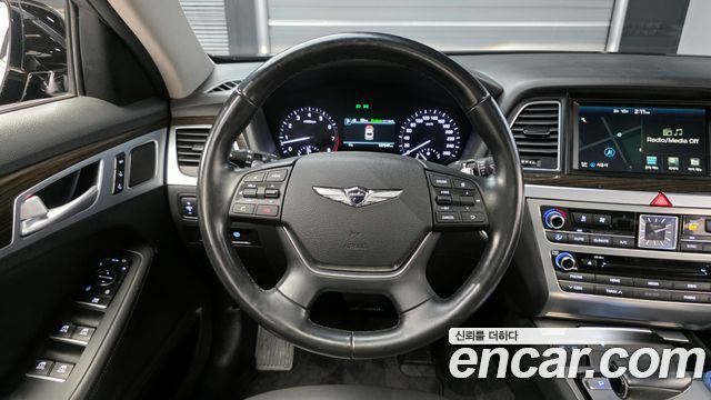 Genesis G80 2018 — photo 13