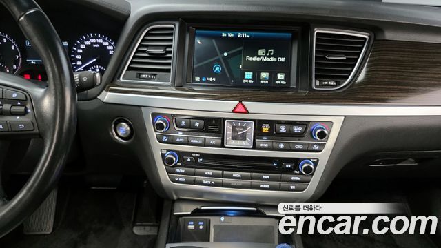 Genesis G80 2018 — photo 17