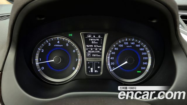 Hyundai Grandeur 2015 — photo 8