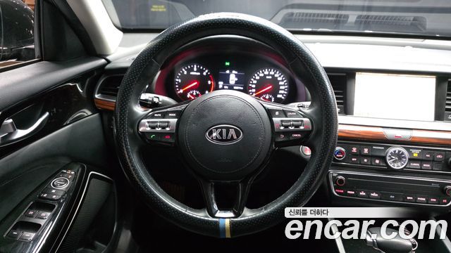 Kia K7 2017 — photo 13
