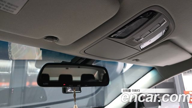 Kia K7 2017 — photo 16
