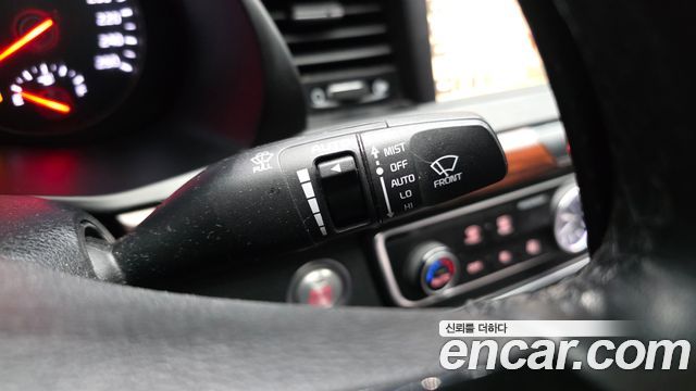 Kia K7 2017 — photo 18