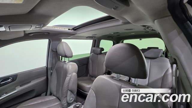 Kia Canival 2014 — photo 11