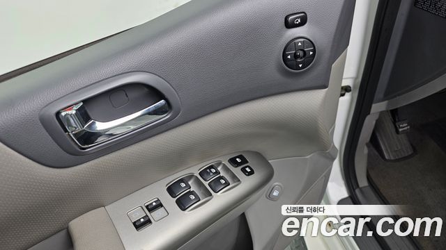Kia Canival 2014 — photo 13