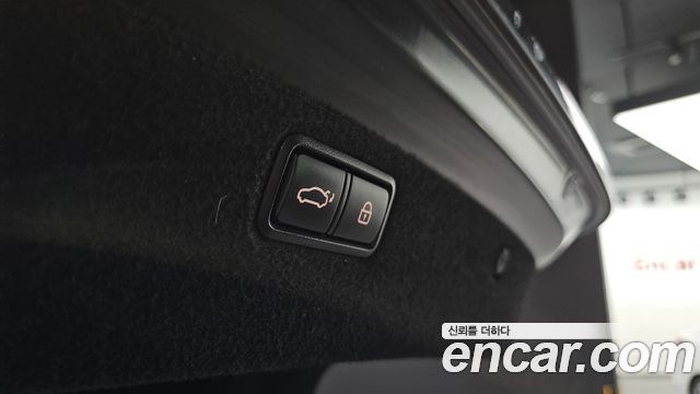 Genesis G80 2018 — photo 18