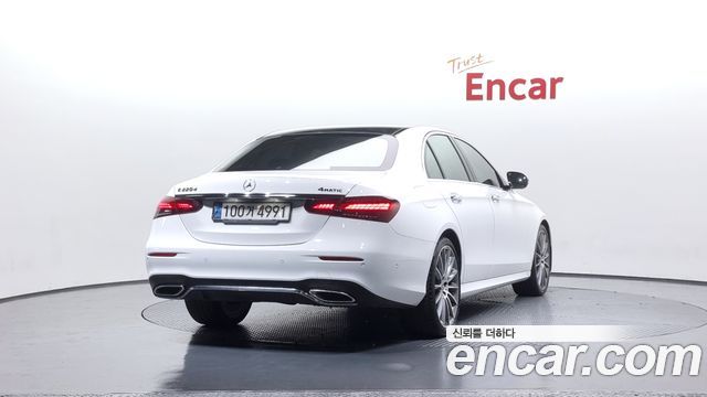 Mercedes-Benz E-Class 2021 — photo 2
