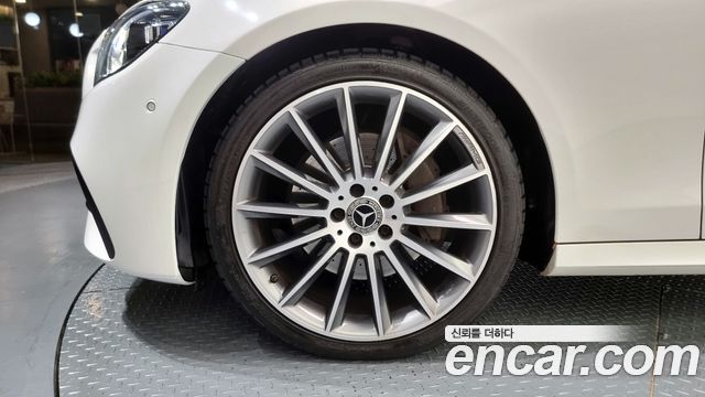 Mercedes-Benz E-Class 2021 — photo 5