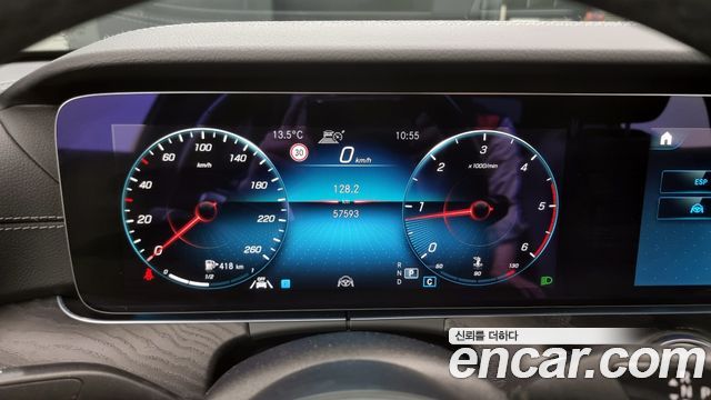 Mercedes-Benz E-Class 2021 — photo 8