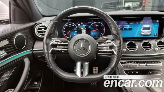 Mercedes-Benz E-Class 2021 — photo 13