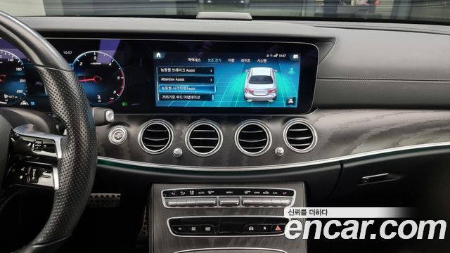 Mercedes-Benz E-Class 2021 — photo 14