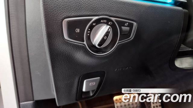 Mercedes-Benz E-Class 2021 — photo 16