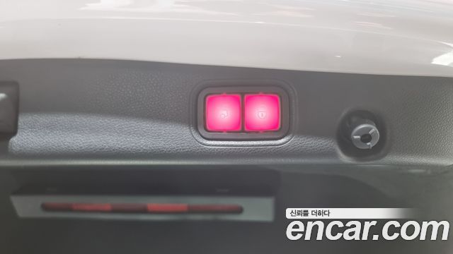 Mercedes-Benz E-Class 2021 — photo 20