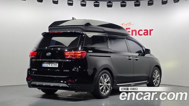 Kia Canival 2020 — photo 2