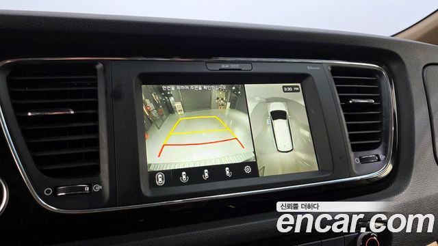 Kia Canival 2020 — photo 17