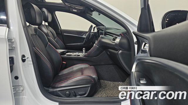 Genesis G70 2018 — photo 11