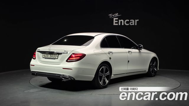 Mercedes-Benz E-Class 2017 — photo 2
