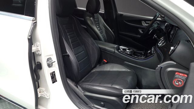 Mercedes-Benz E-Class 2017 — photo 10