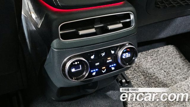 Genesis GV70 2022 — photo 18
