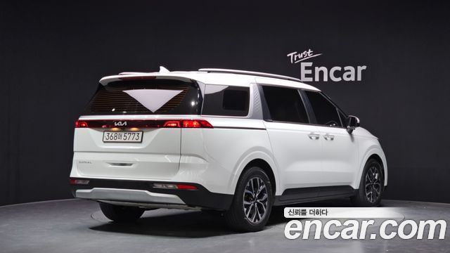 Kia Canival 2022 — photo 2