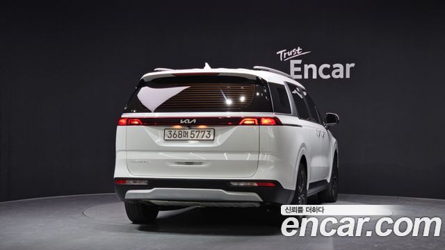 Kia Canival 2022 — photo 4