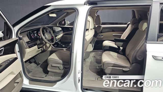 Kia Canival 2022 — photo 10