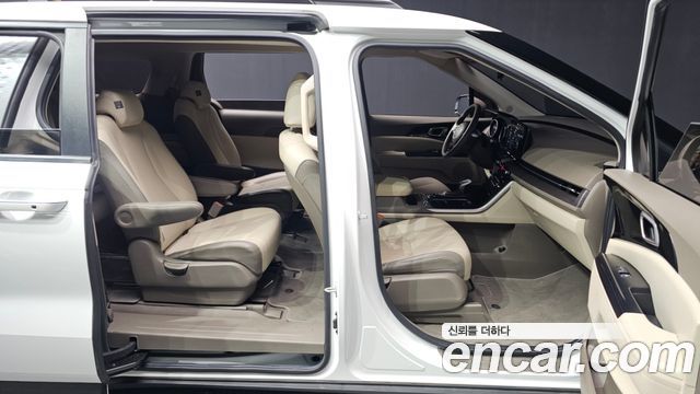 Kia Canival 2022 — photo 12