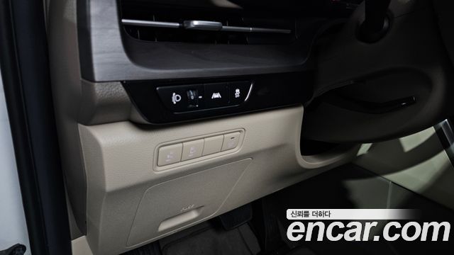 Kia Canival 2022 — photo 17