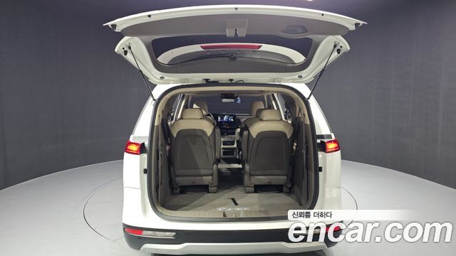 Kia Canival 2022 — photo 20