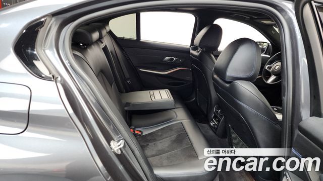 BMW 3-Series 2020 — photo 12