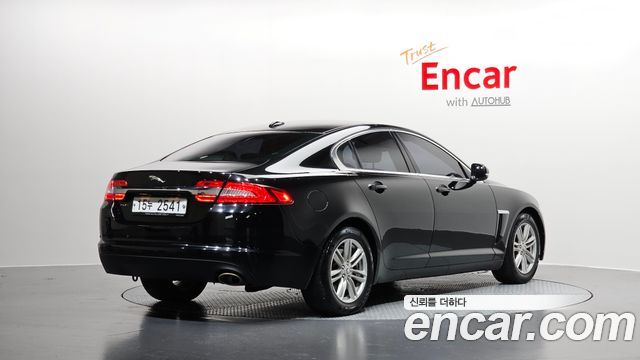 Jaguar XF 2012 — photo 2