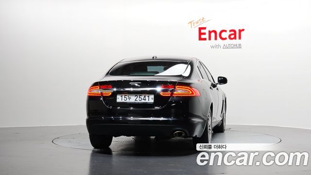 Jaguar XF 2012 — photo 4