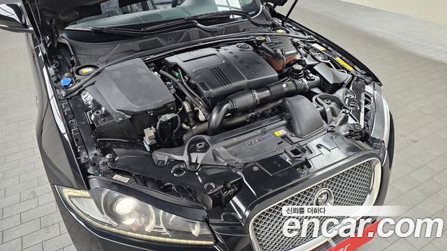 Jaguar XF 2012 — photo 6