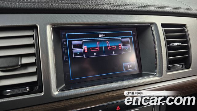 Jaguar XF 2012 — photo 17