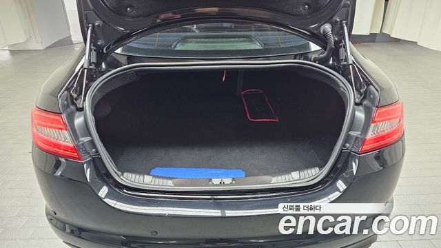 Jaguar XF 2012 — photo 20