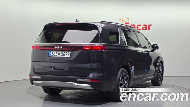 Kia Canival 2022 — photo 2