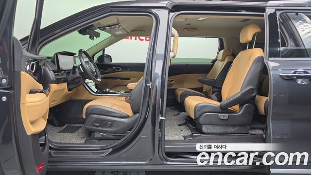 Kia Canival 2022 — photo 16