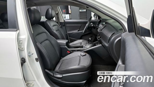 Kia Sportage 2012 — photo 10
