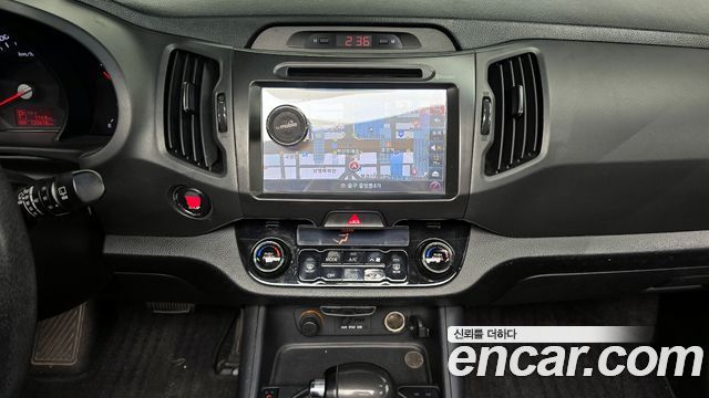 Kia Sportage 2012 — photo 14