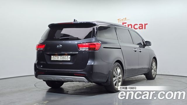 Kia Canival 2016 — photo 2