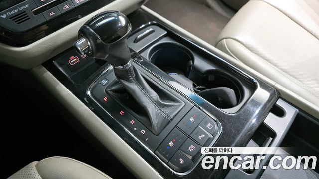 Kia Canival 2016 — photo 9