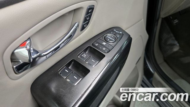 Kia Canival 2016 — photo 17
