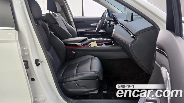 Genesis GV70 2022 — photo 11