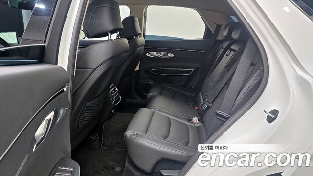 Genesis GV70 2022 — photo 13