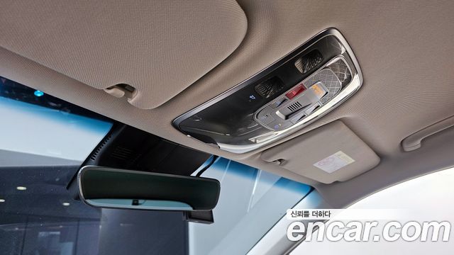 Genesis GV70 2022 — photo 17