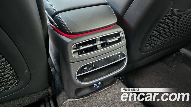 Genesis GV70 2022 — photo 18