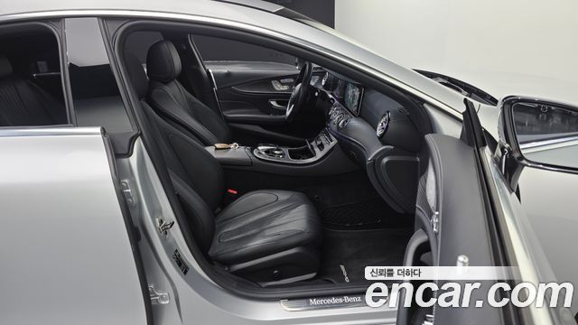 Mercedes-Benz CLS-Class 2020 — photo 12