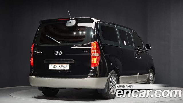 Hyundai Starex 2019 — photo 2