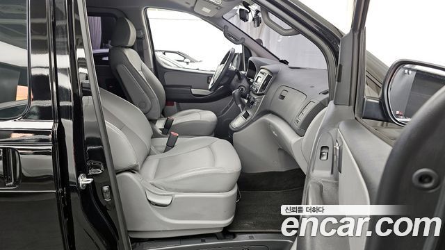 Hyundai Starex 2019 — photo 10